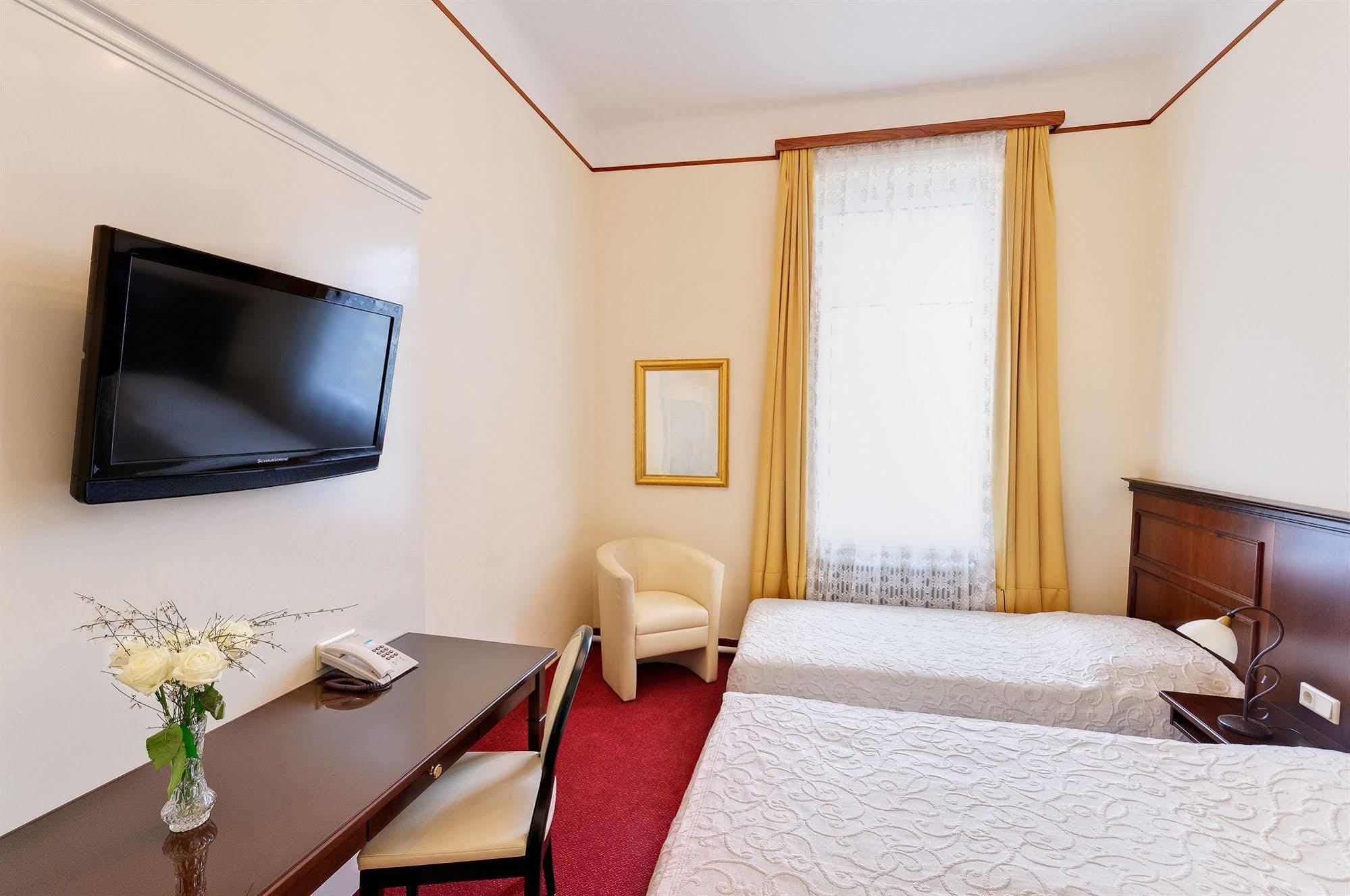 Hotel Viktoria Schönbrunn 3*